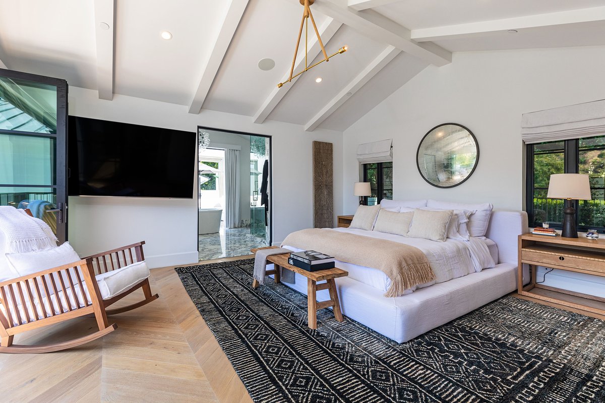 16_rihanna master bedroom with en suite