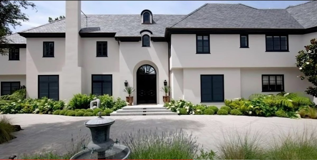 Bieber Front view with courtyard and fountain